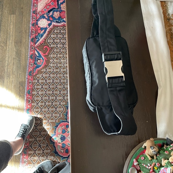 Awes “Prada” Belt Bag - Picture 5 of 15